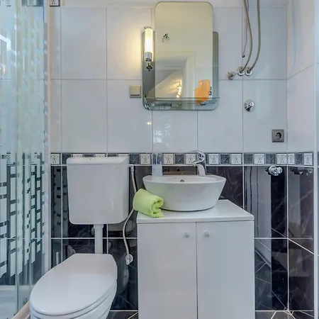 Luxurious In Arbanija With Jacuzzi, Cleaning Included * تروغير
