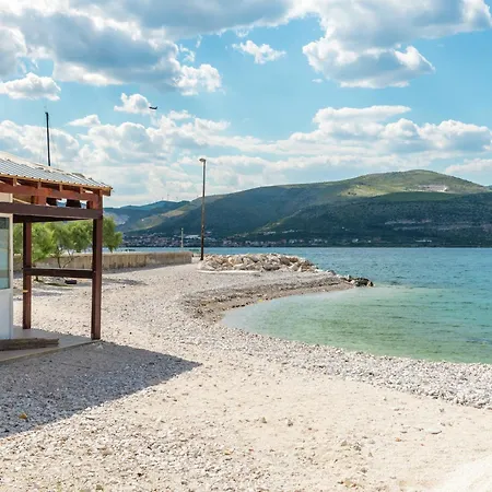 بيت للعطل Luxurious In Arbanija With Jacuzzi, Cleaning Included *