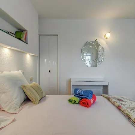 Luxurious In Arbanija With Jacuzzi, Cleaning Included * تروغير
