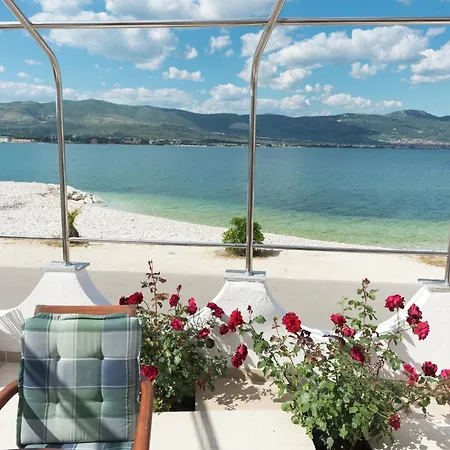Luxurious In Arbanija With Jacuzzi, Cleaning Included