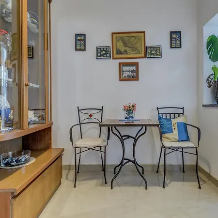 Vakantiehuis Luxurious In Arbanija With Jacuzzi *