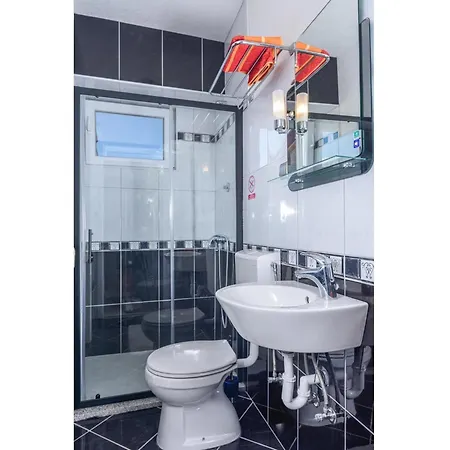 Luxurious In Arbanija With Jacuzzi